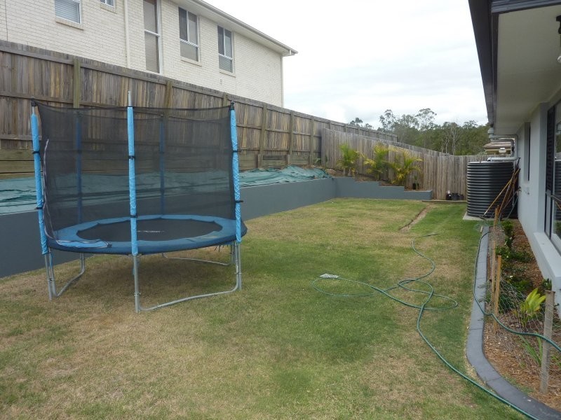 2 Patricius Place, Augustine Heights QLD 4300