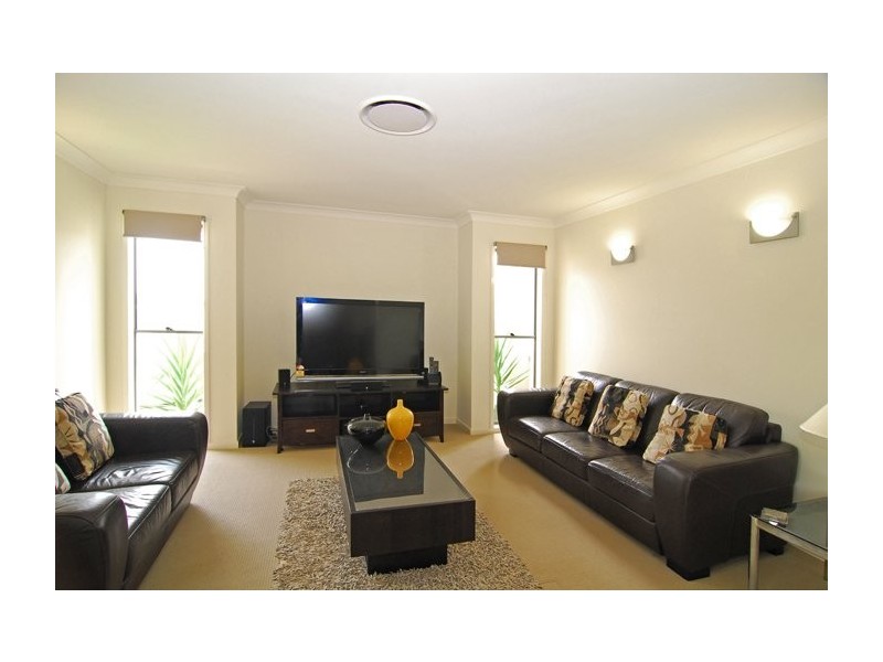 5 Hyde Avenue, Springfield Lakes QLD 4300