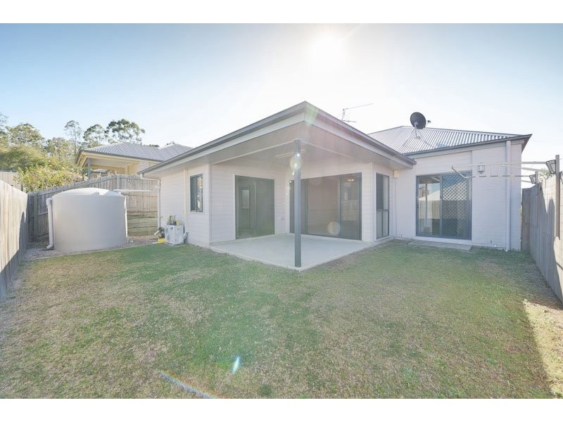 8 Sailboat Way, Springfield Lakes QLD 4300