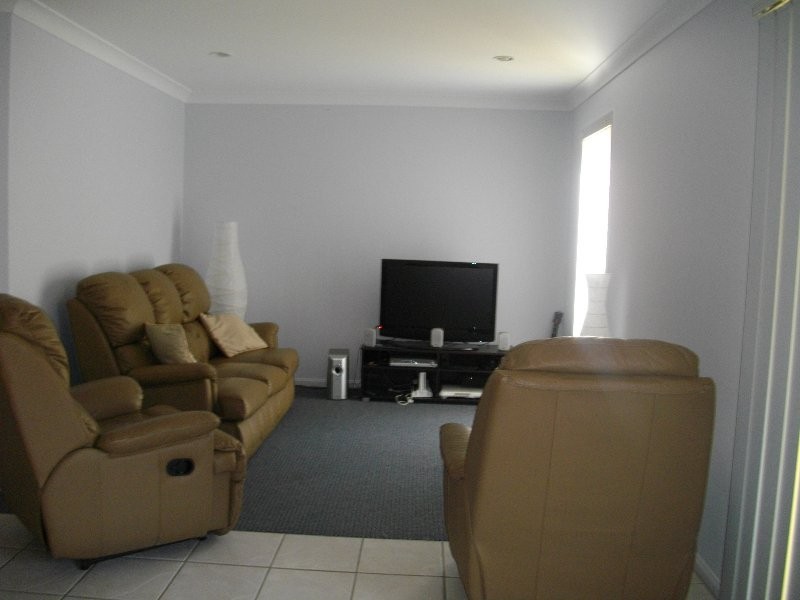 17 Shearwater Terrace, Springfield Lakes QLD 4300