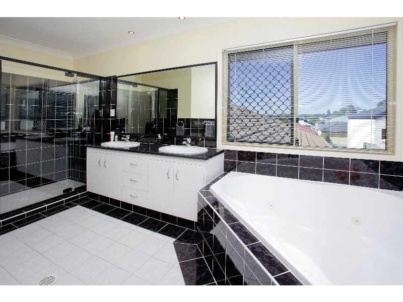 37 Viewpoint Drive, Springfield Lakes QLD 4300