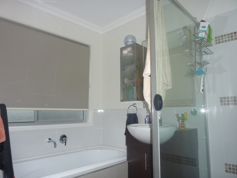 60 Bathersby Cresent, Augustine Heights QLD 4300