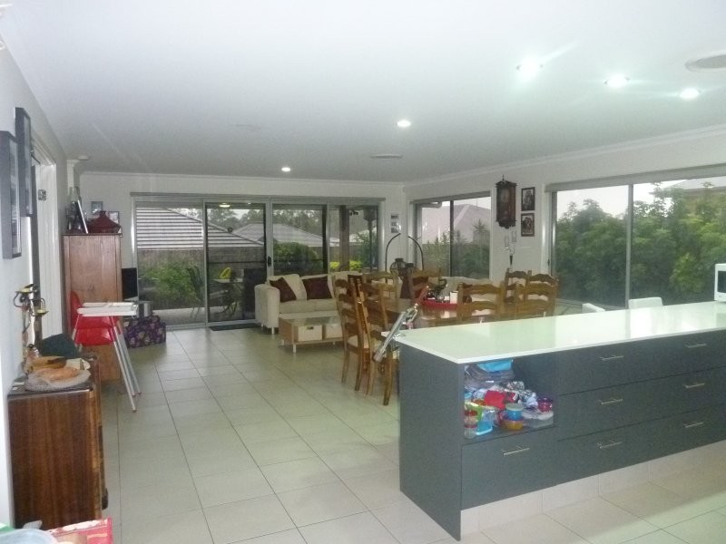 60 Bathersby Cresent, Augustine Heights QLD 4300