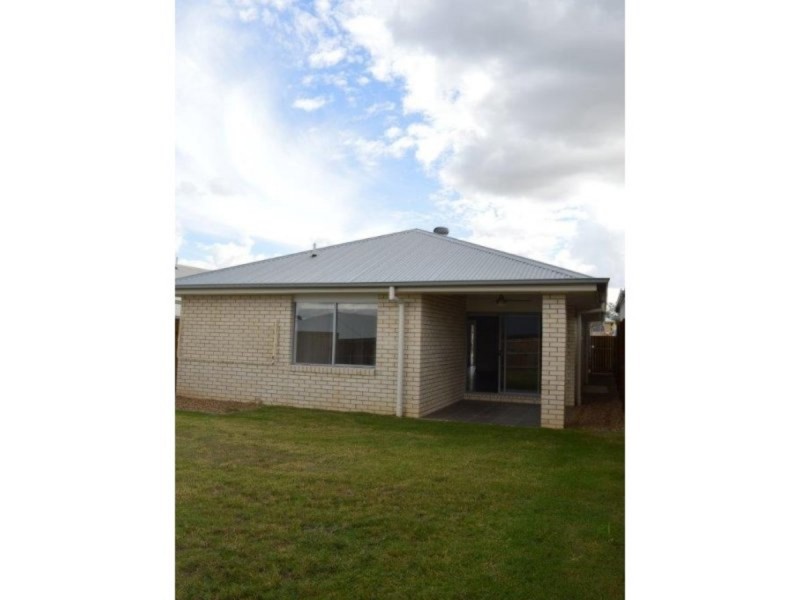 23 Lillypilly Drive, Ripley QLD 4306