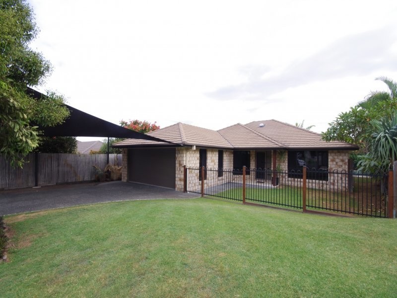 8 Dennis Close, Calamvale QLD 4116