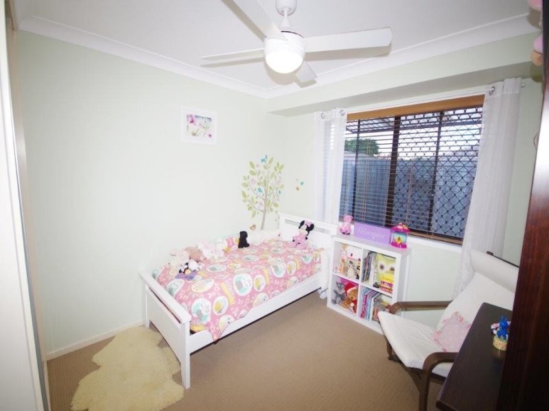 8 Dennis Close, Calamvale QLD 4116