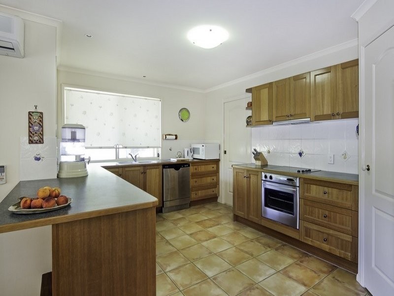 22 Tangadee Court, Shailer Park QLD 4128