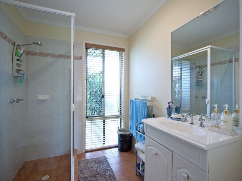 2 Perak Court, Tanah Merah QLD 4128