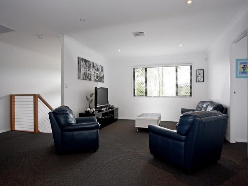 15 Hester Street, Shailer Park QLD 4128