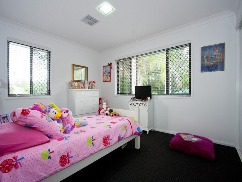 15 Hester Street, Shailer Park QLD 4128