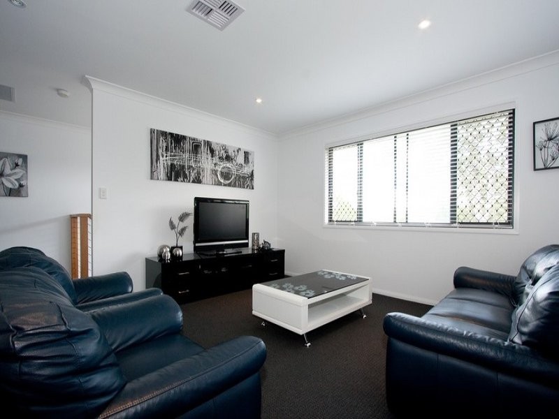 15 Hester Street, Shailer Park QLD 4128