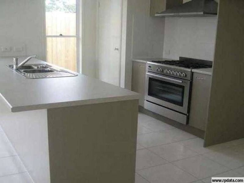 5 Coalstoun Crossing, Waterford QLD 4133