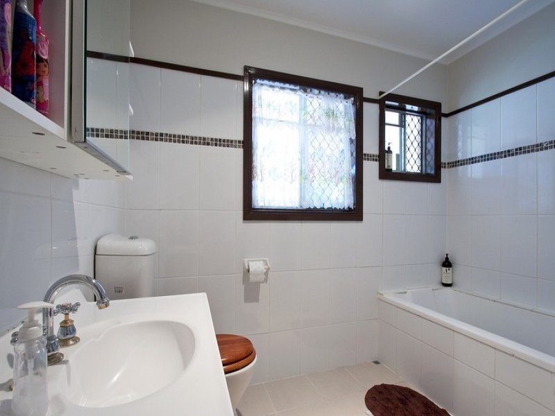2 Leanne Street, Rochedale South QLD 4123