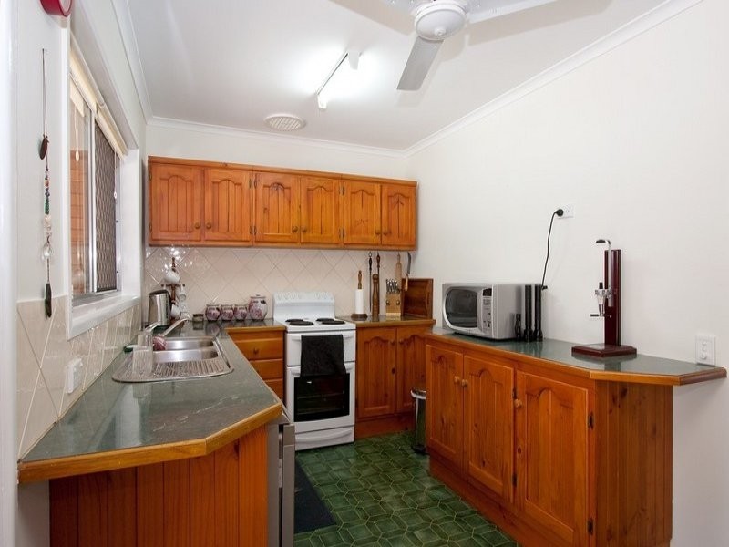 10 Raelene Terrace, Springwood QLD 4127