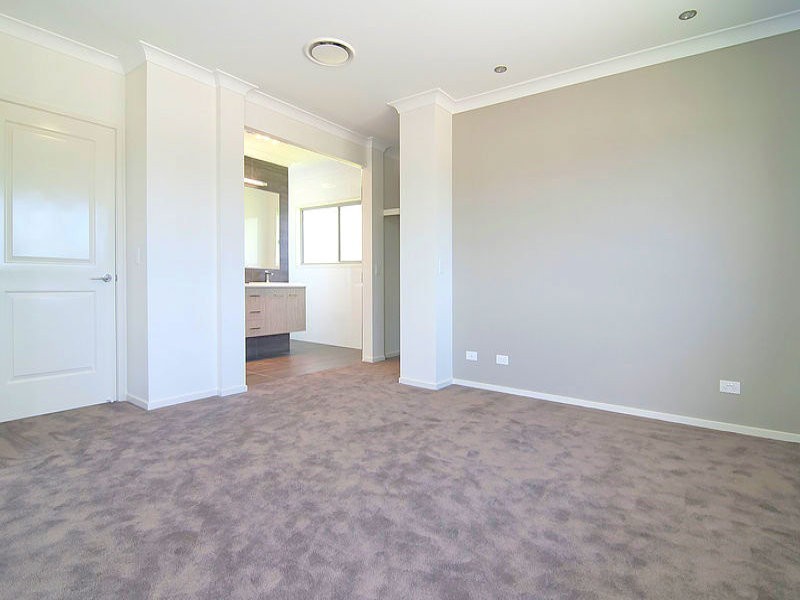 15 Baxton Place, Shailer Park QLD 4128