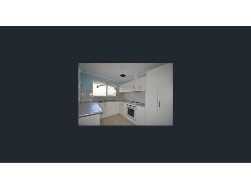 4 Skyline Drive, Kingston QLD 4114