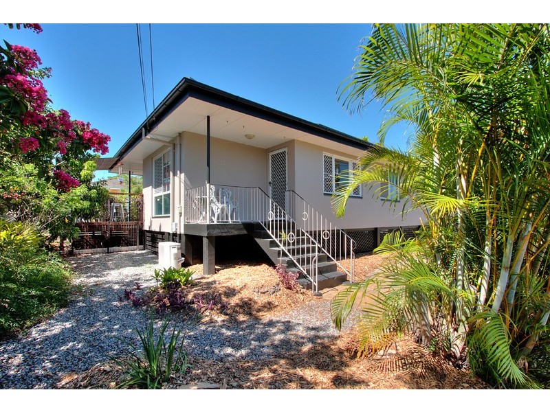 15 Yugumbri Crescent, Logan Central QLD 4114