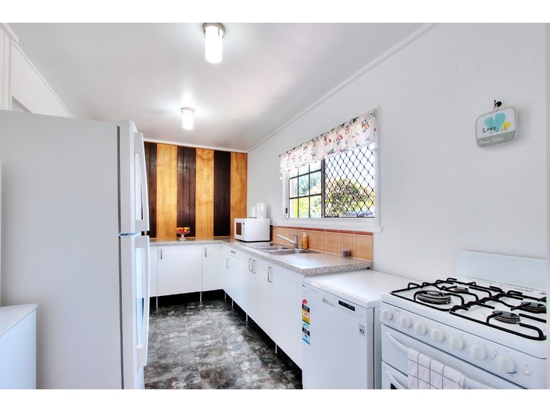 15 Yugumbri Crescent, Logan Central QLD 4114