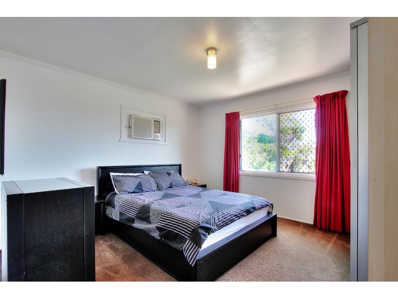 15 Yugumbri Crescent, Logan Central QLD 4114