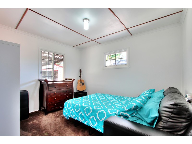 15 Yugumbri Crescent, Logan Central QLD 4114