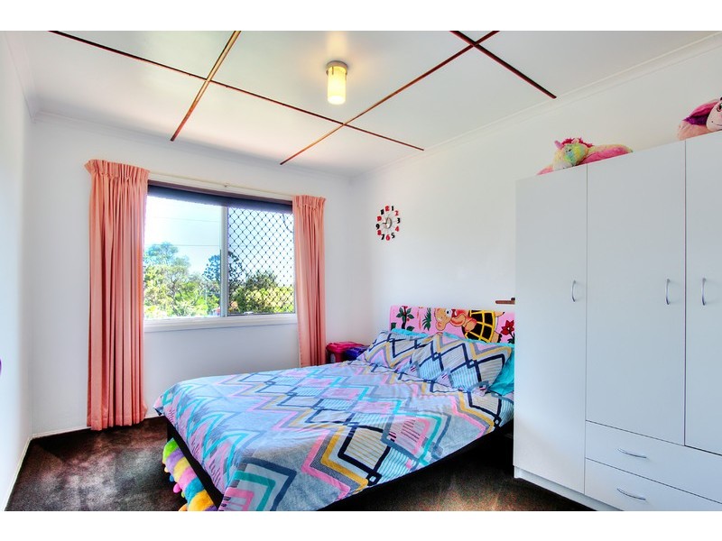 15 Yugumbri Crescent, Logan Central QLD 4114