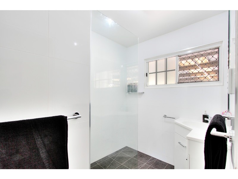 15 Yugumbri Crescent, Logan Central QLD 4114