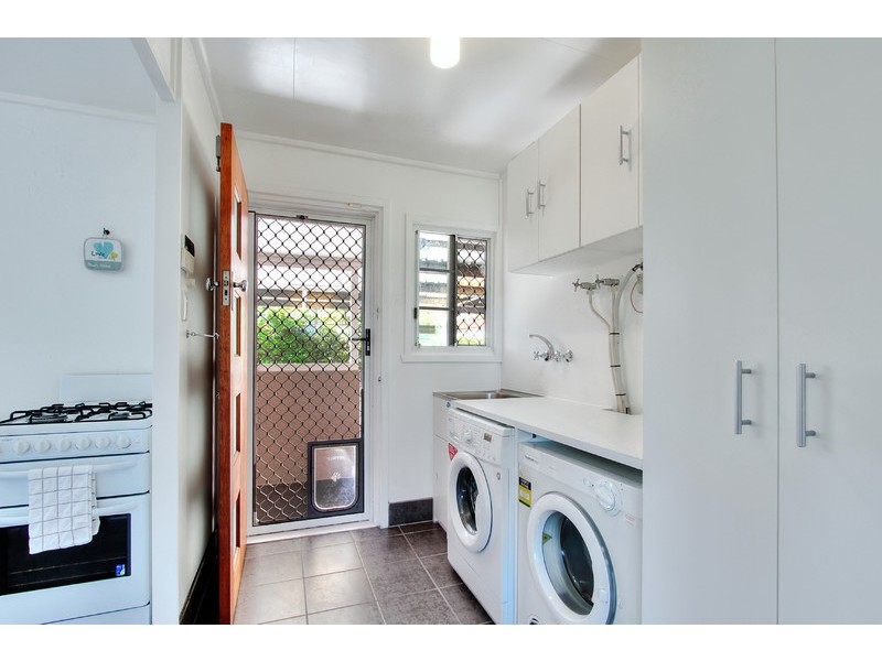 15 Yugumbri Crescent, Logan Central QLD 4114