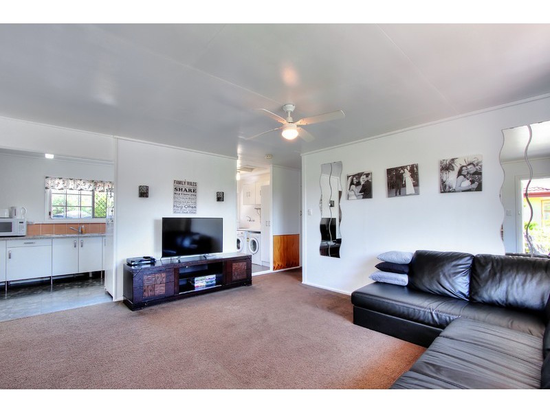 15 Yugumbri Crescent, Logan Central QLD 4114