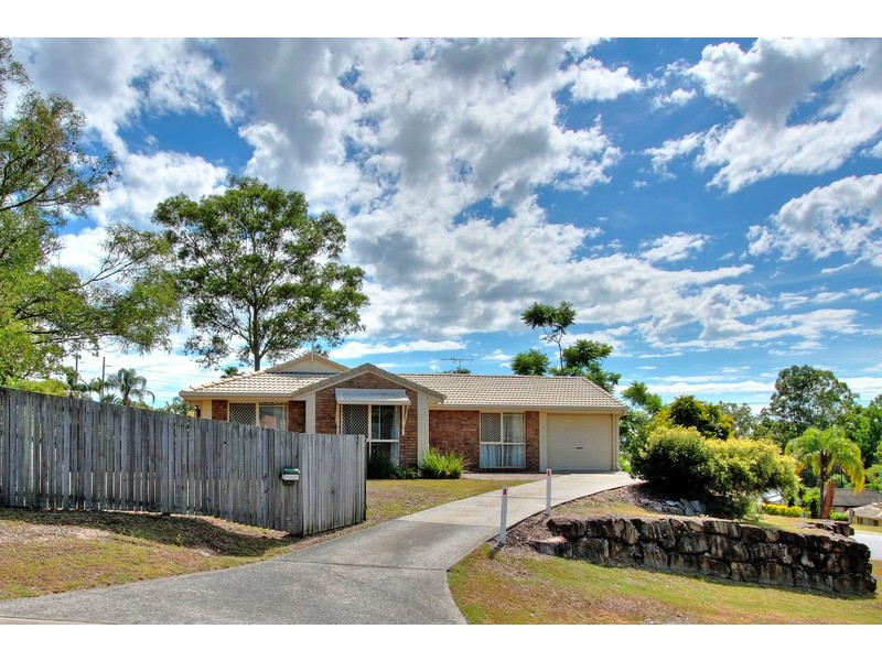 6 Eira Crescent, Edens Landing QLD 4207