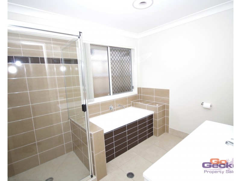 54 Fitzpatrick Circuit, Augustine Heights QLD 4300