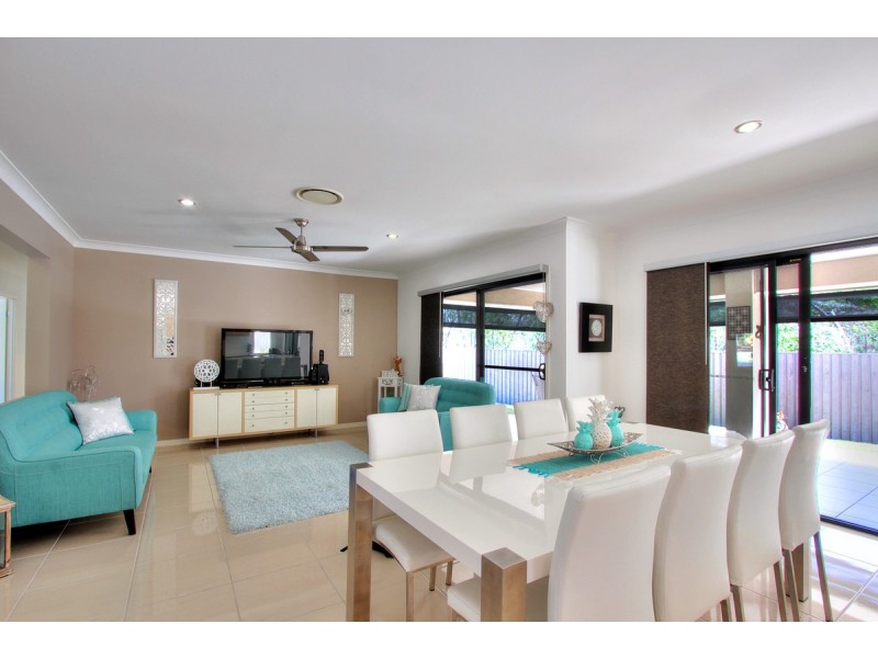 2 Hans Street, Upper Coomera QLD 4209