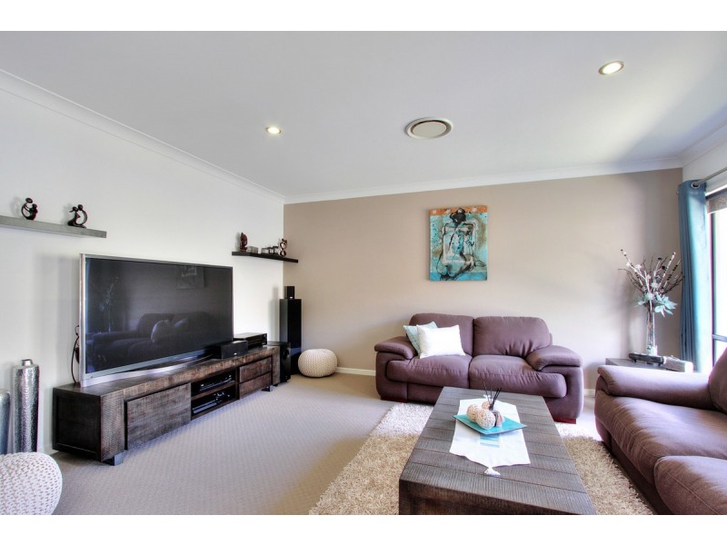 2 Hans Street, Upper Coomera QLD 4209