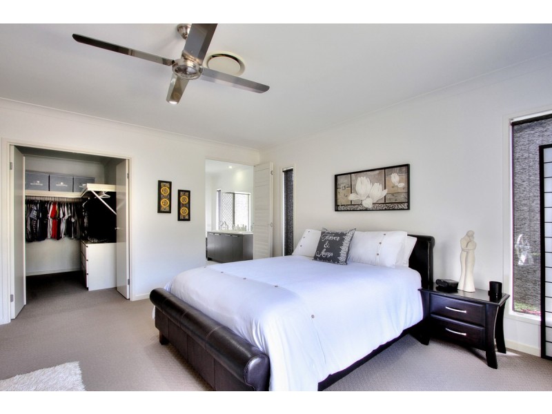 2 Hans Street, Upper Coomera QLD 4209