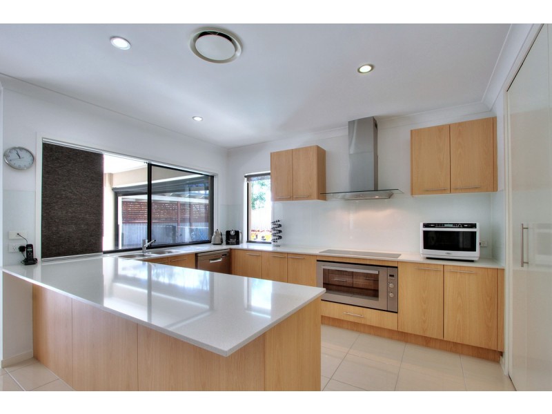 2 Hans Street, Upper Coomera QLD 4209