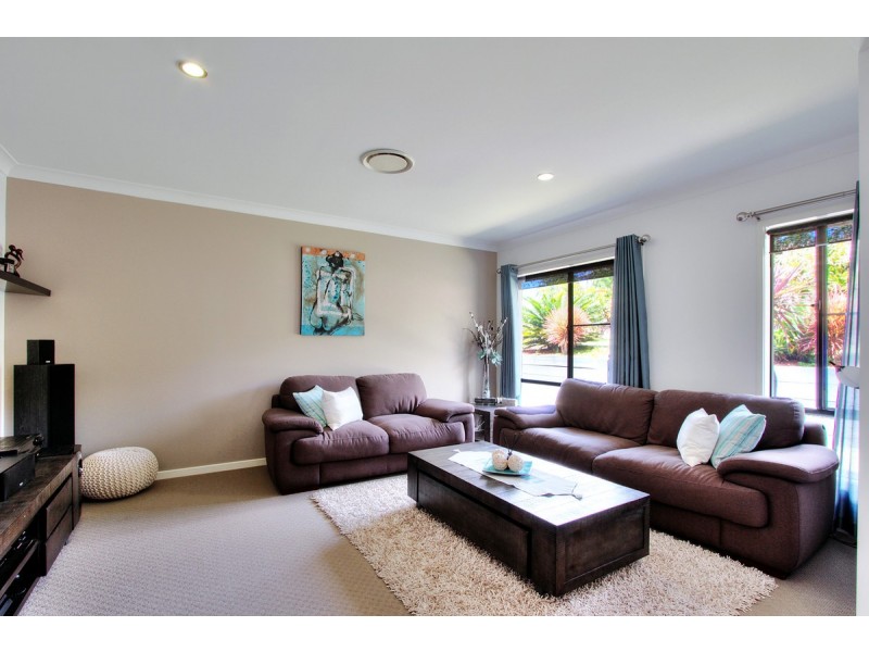 2 Hans Street, Upper Coomera QLD 4209