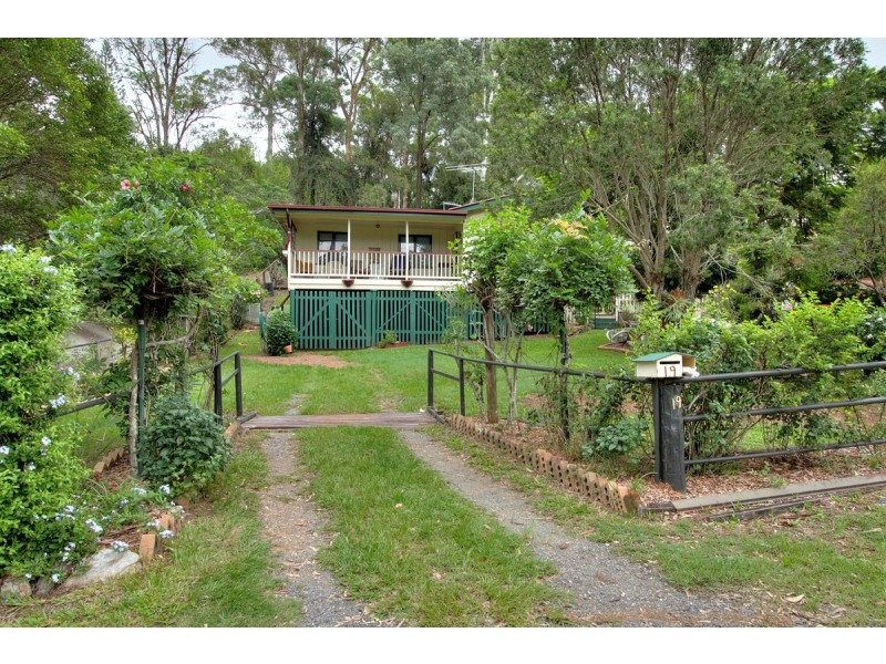 19 Murrays Road, Slacks Creek QLD 4127