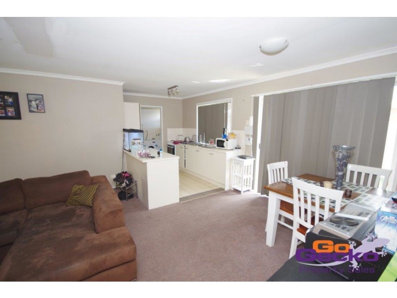 2/11 Broadfoot Drive, Goodna QLD 4300