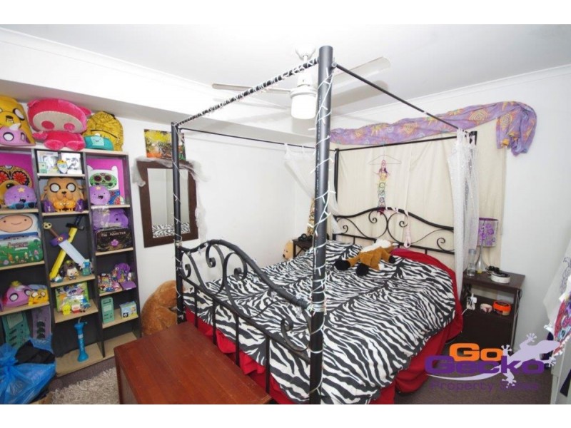 2/11 Broadfoot Drive, Goodna QLD 4300