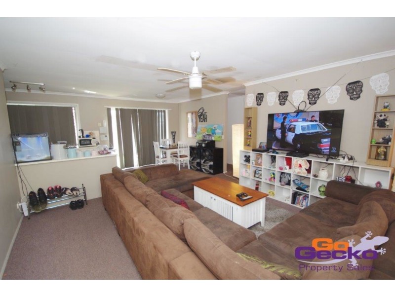 2/11 Broadfoot Drive, Goodna QLD 4300