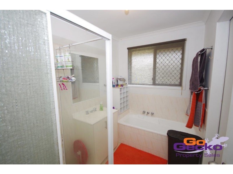 2/11 Broadfoot Drive, Goodna QLD 4300