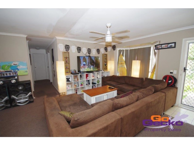 2/11 Broadfoot Drive, Goodna QLD 4300