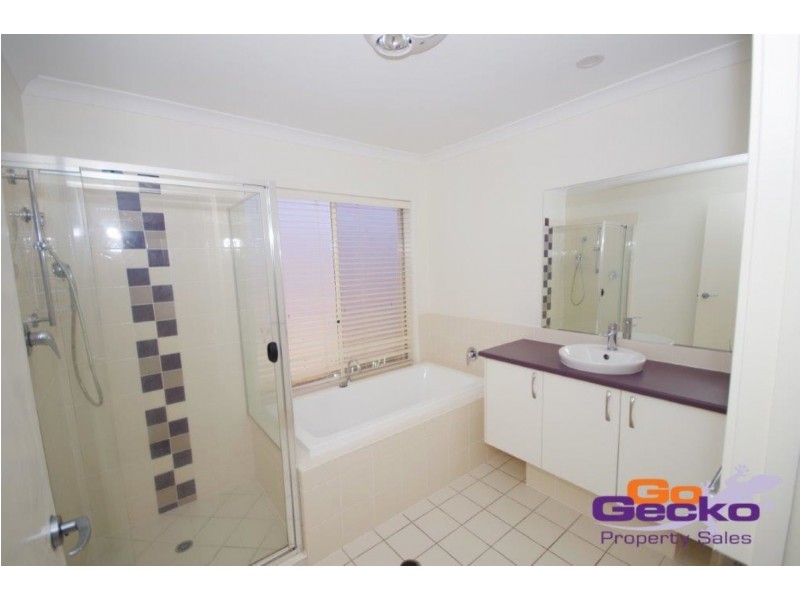 17 Waterview Court, Springfield Lakes QLD 4300