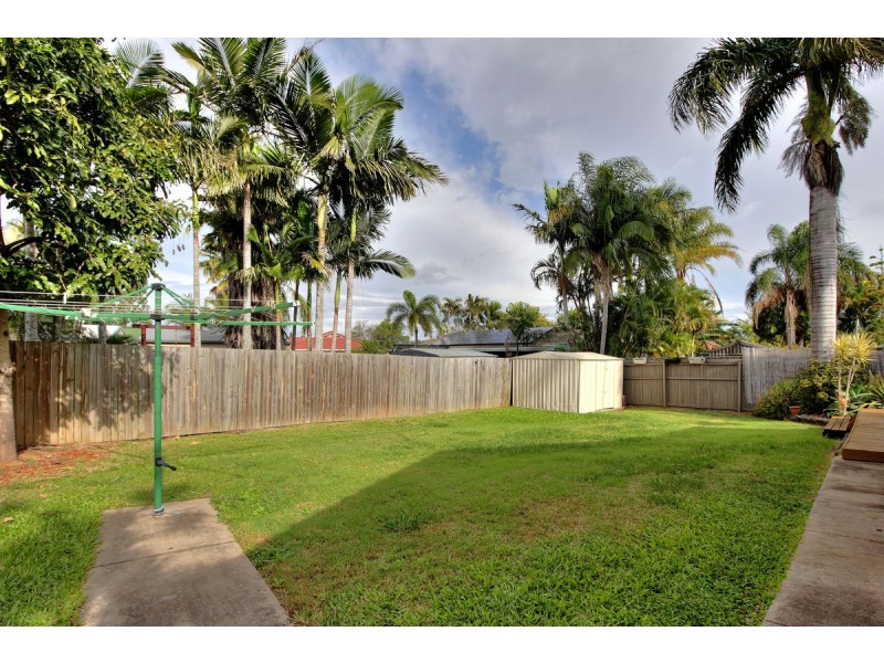 32 Tahan Crescent, Tanah Merah QLD 4128