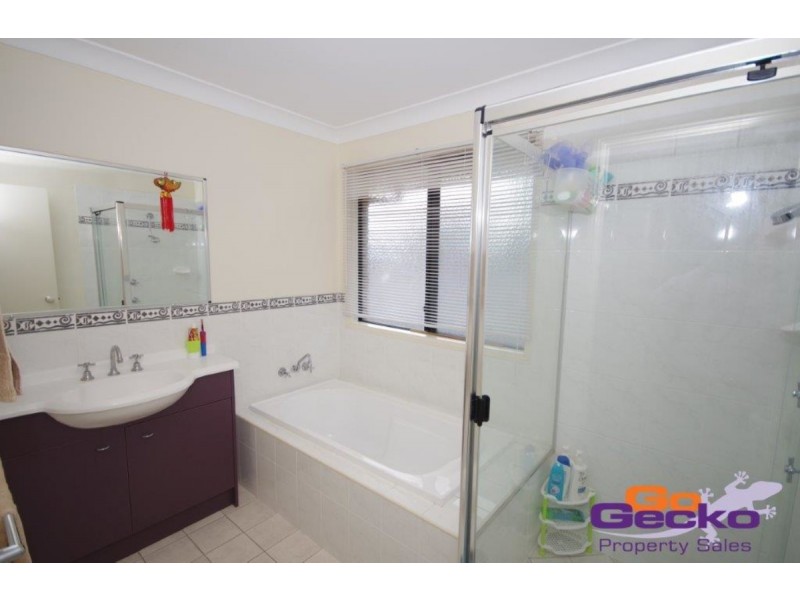 17 Greta Court, Camira QLD 4300