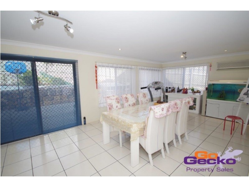 17 Greta Court, Camira QLD 4300