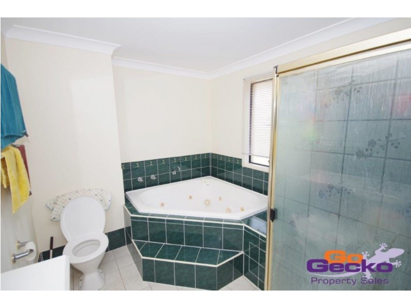17 Greta Court, Camira QLD 4300