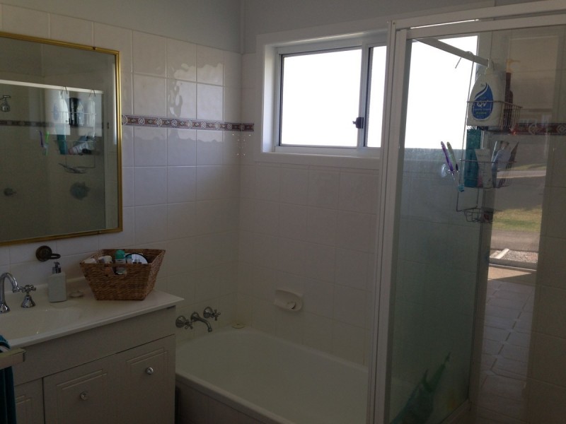 6 Hilarie Avenue, Springwood QLD 4127