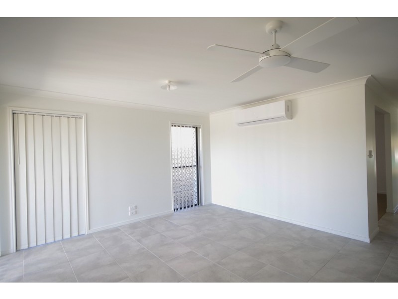 10 Oxenham Circuit, Augustine Heights QLD 4300