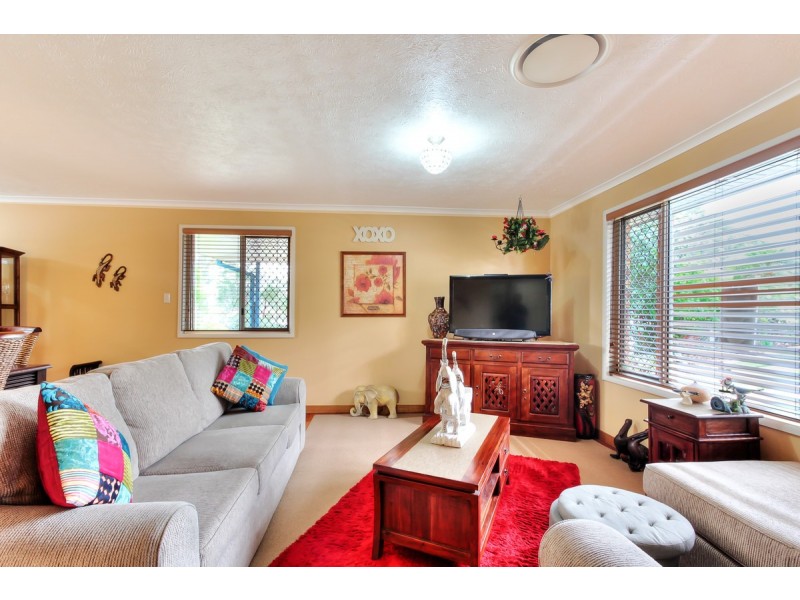 9 Petunia Court, Eagleby QLD 4207