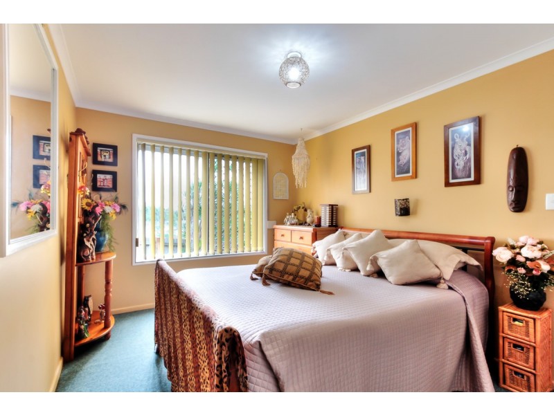 9 Petunia Court, Eagleby QLD 4207